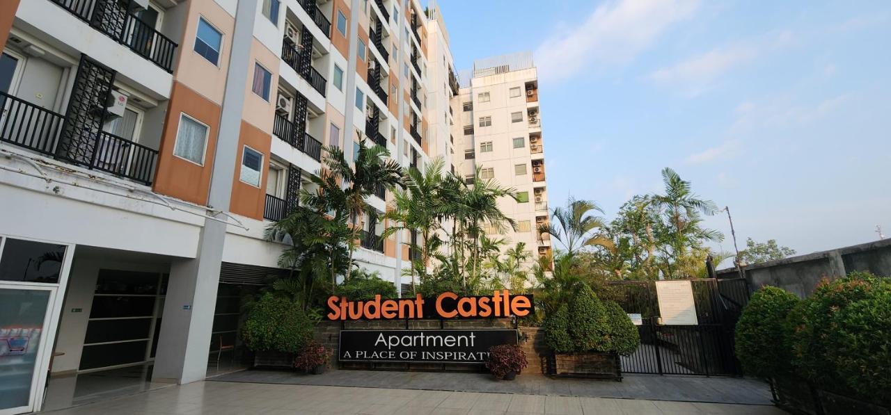 Apartemen Student Castle Yogyakarta Exterior foto